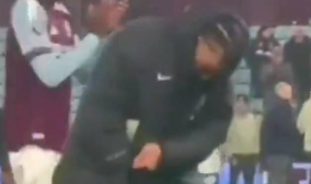 官方授权英雄联盟竞猜-首回合维拉球员在蓝桥庆祝，古斯托今天做出同款动作“报仇”