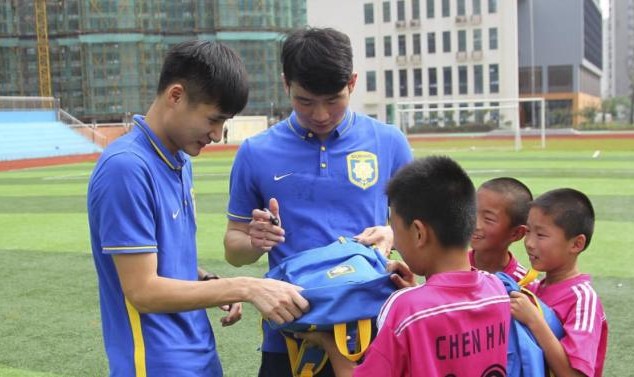 LOL电竞竞猜入口-中超冠军队“大逃亡”还剩2+2悬念 4大功勋前景迷茫